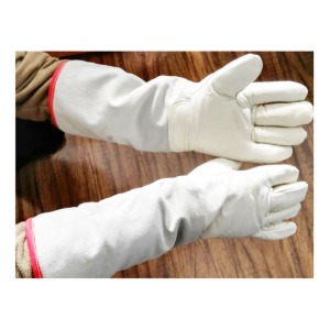 Liquid nitrogen cryogenic gloves